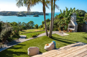 Sol Spa Oasis - Surfdale Holiday Home, Auckland
